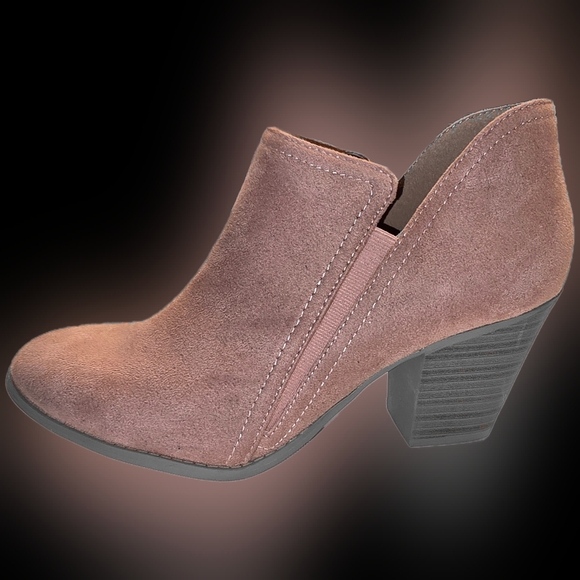 City Classified Pink Suede Booties Size 9 - Picture 2 of 7